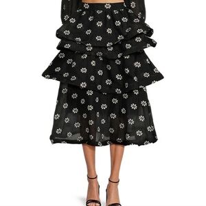 🏷Buru Teagan Tiered Floral Coordinating Midi Skirt